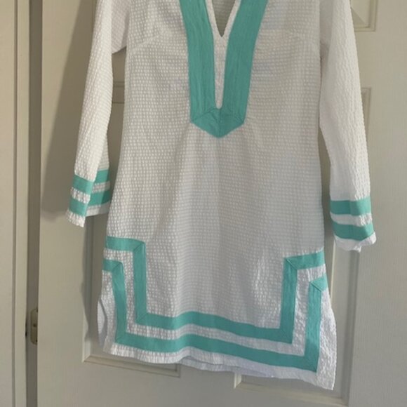 Woman's Coverup - Picture 2 of 4